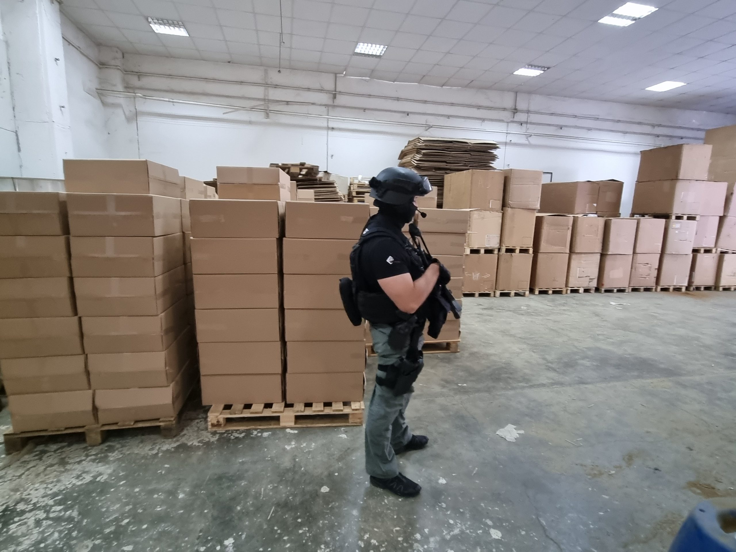 нелегална фабрика цигари