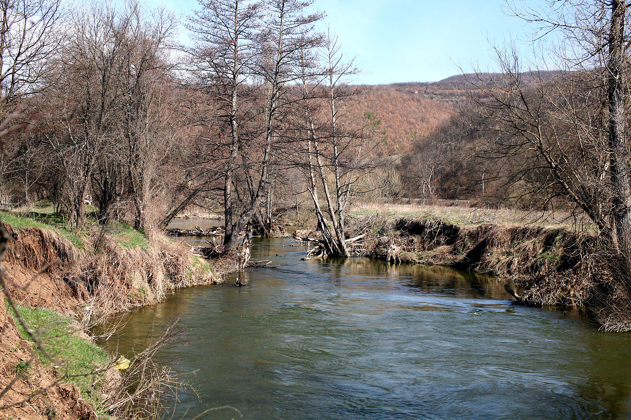 Треклянска река