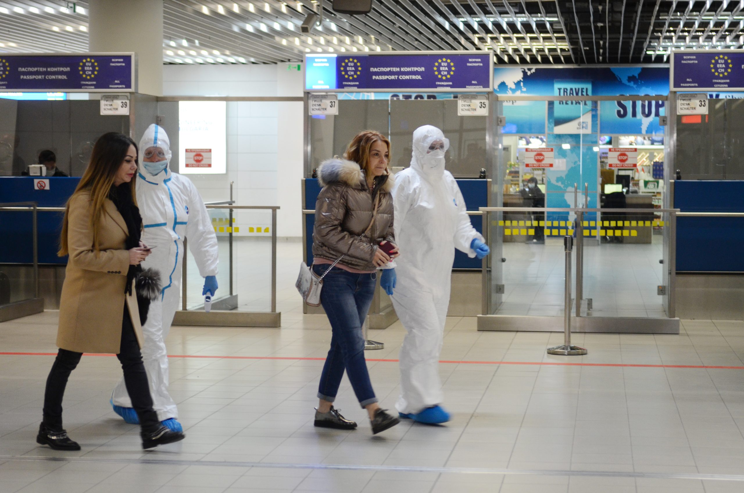 Учение на летище София за болни от коронавирус