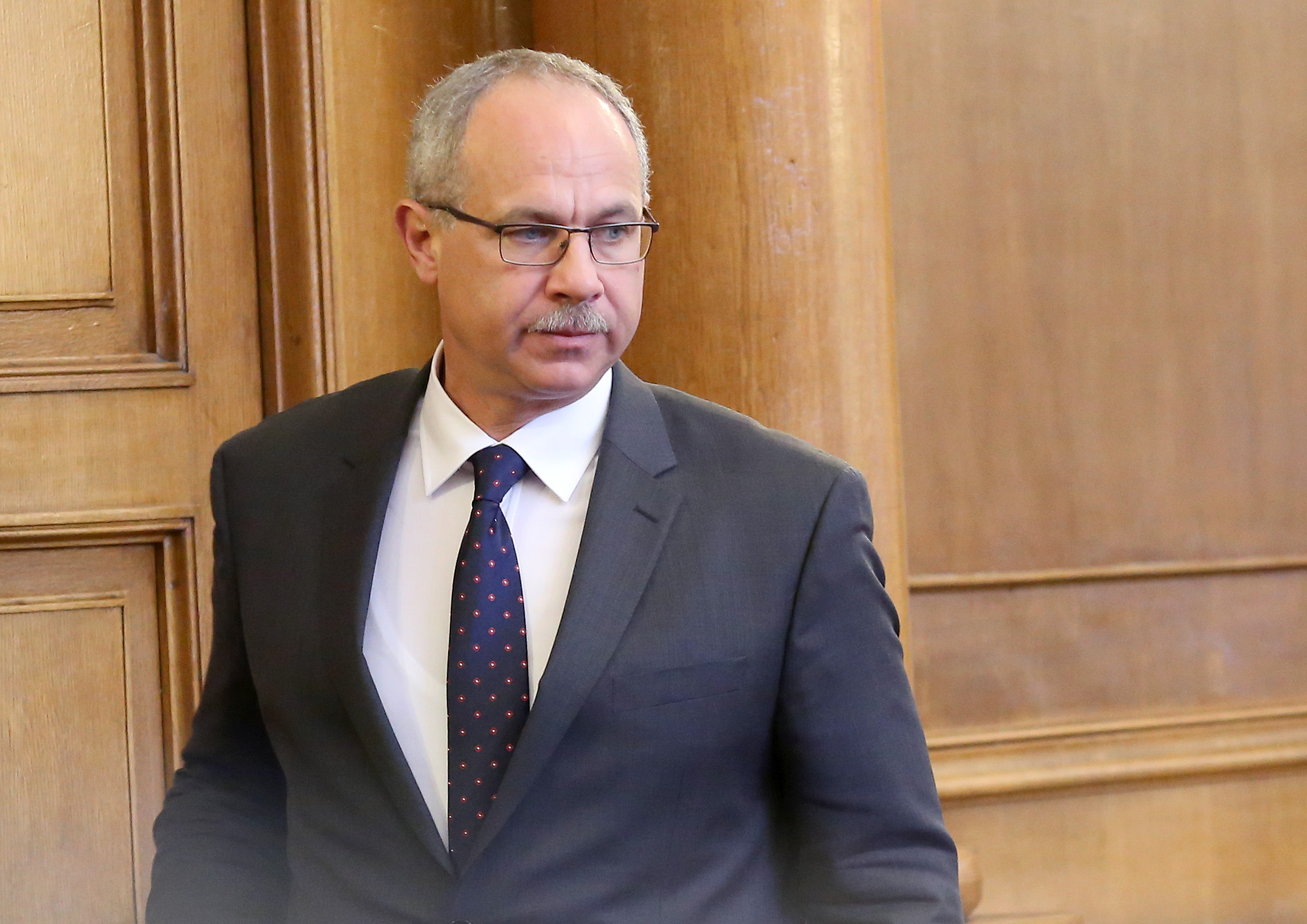 Парламент Антон Тодоров