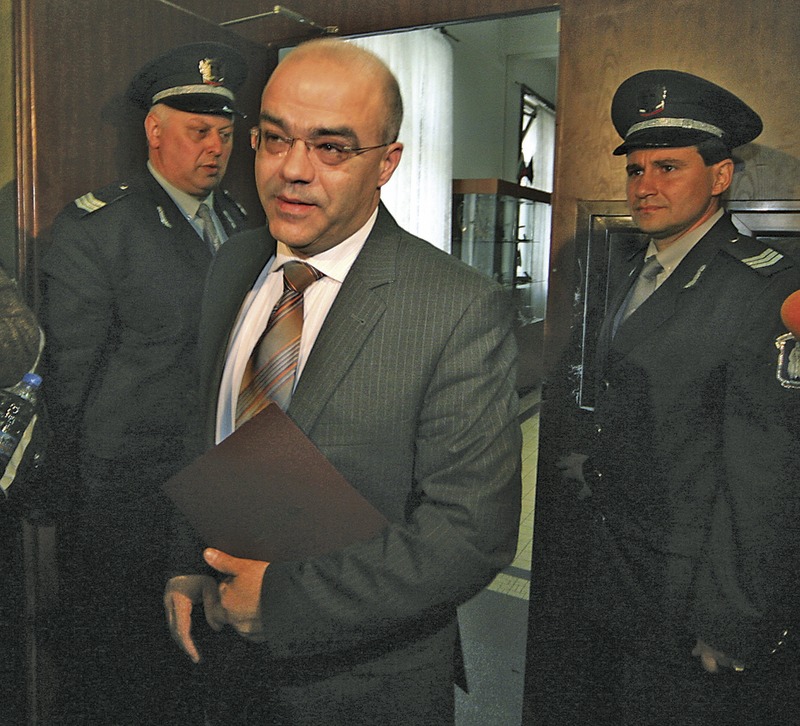 Купувачи на гласове масово плащат сватби и кръщенета