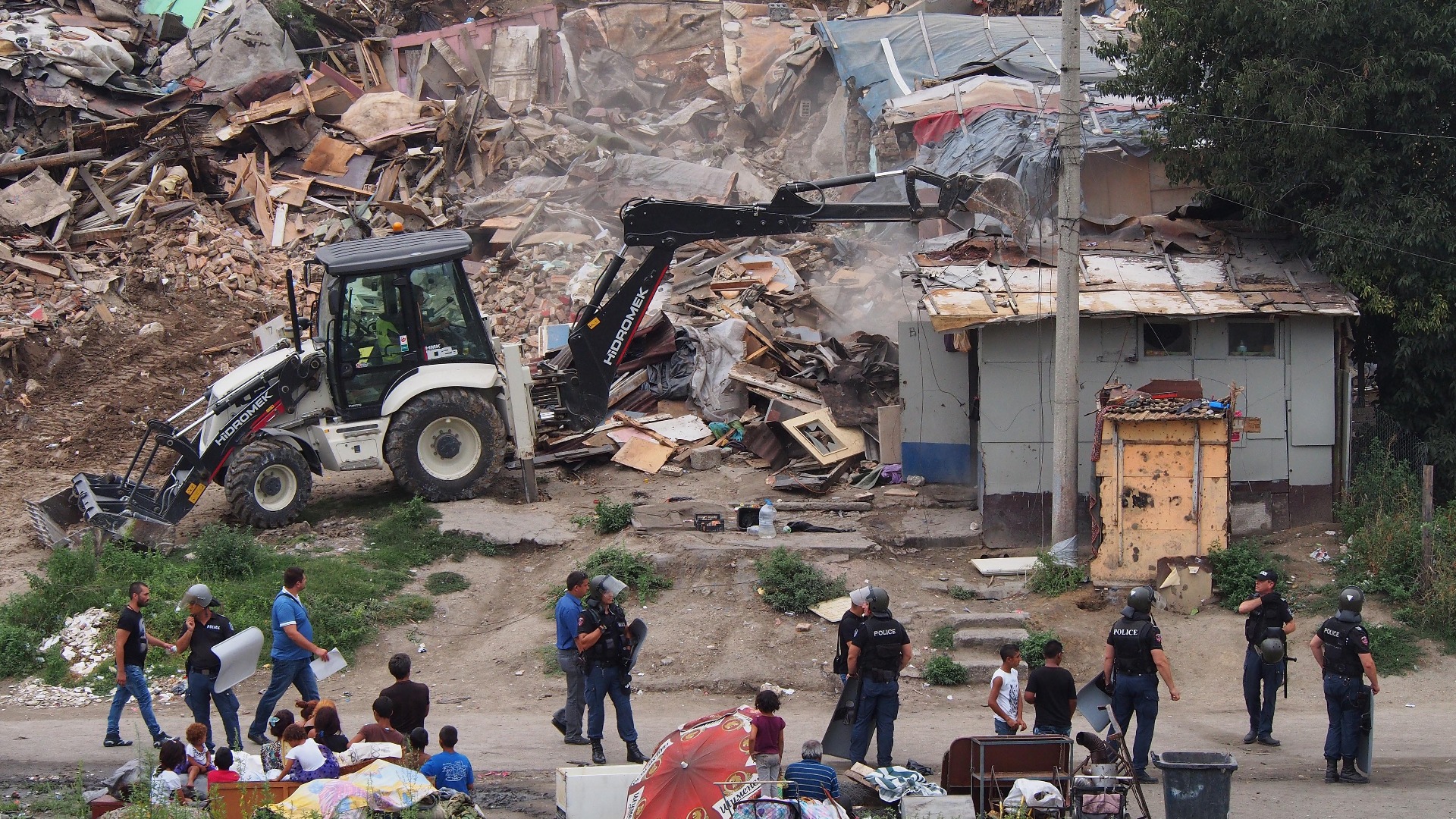 Събаряне на ромски къщи във Варна