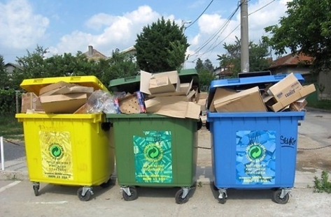 препълнени кофи боклук