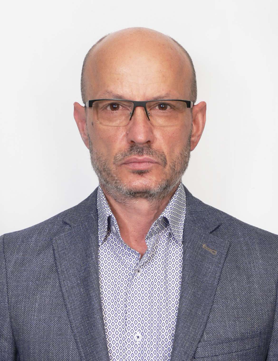 лъчезар кръстев