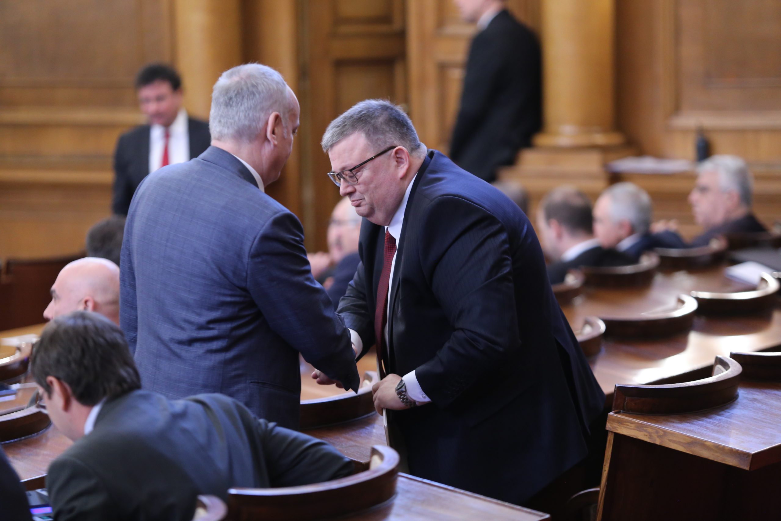 Цацаров Парламент