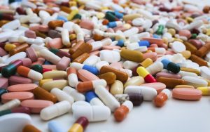 Заместник-здравен министър в трансграничен канал за лекарства?