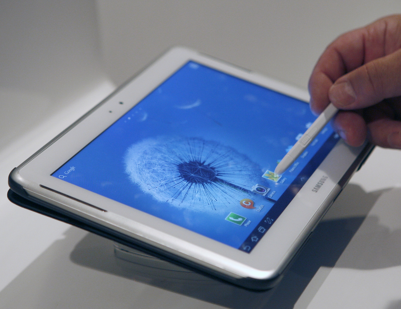 11.09. Този месец таблетът Samsung Galaxy Note 10.1 ще се появи ексклузивно в търговската мрежа на VIVACOM на цена от 34