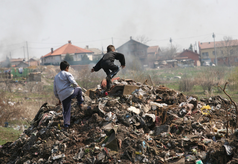 сметище бунище цигани боклуци