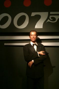 джеймс бонд