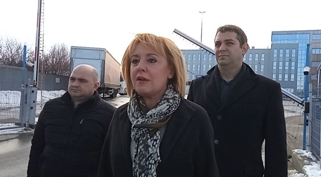 Мая Манолова