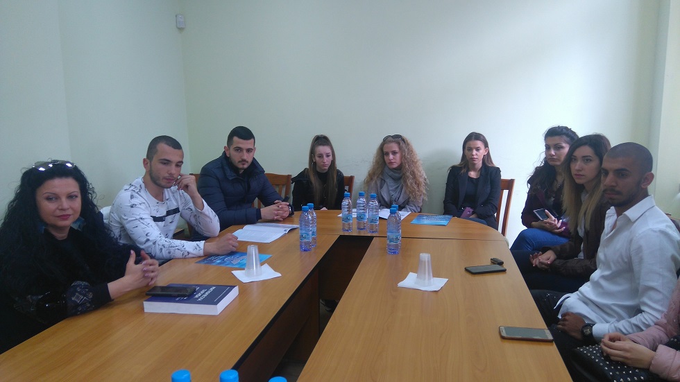 митница-студенти