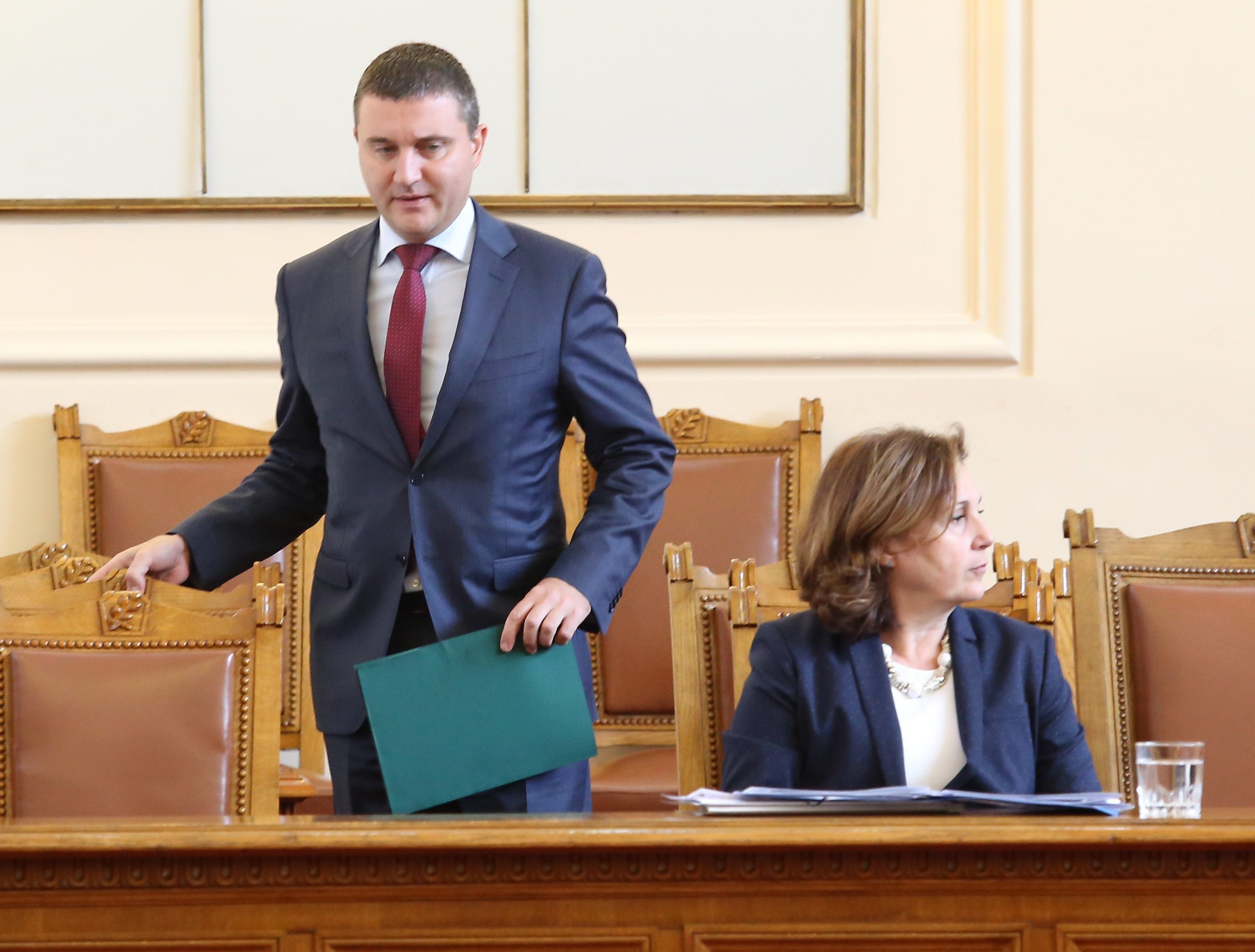 Парламент Владислав Горанов Румяна Бъчварова