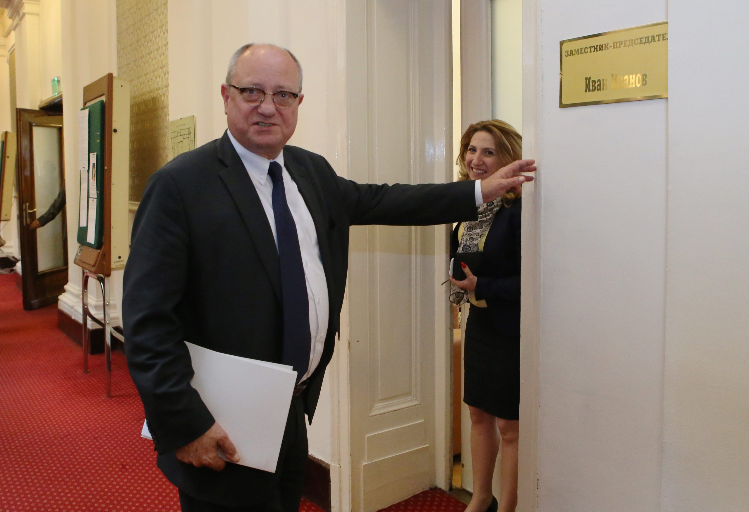 Парламент Тодор Танев мин. на образованието