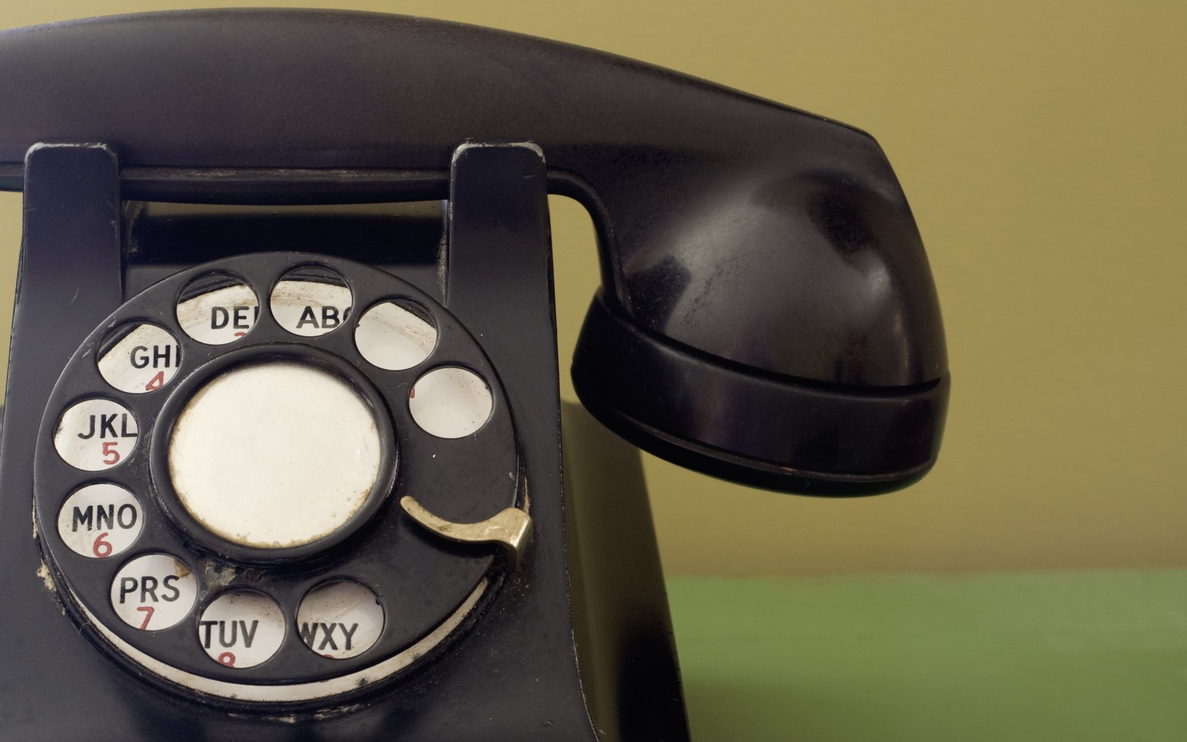 Стар телефон