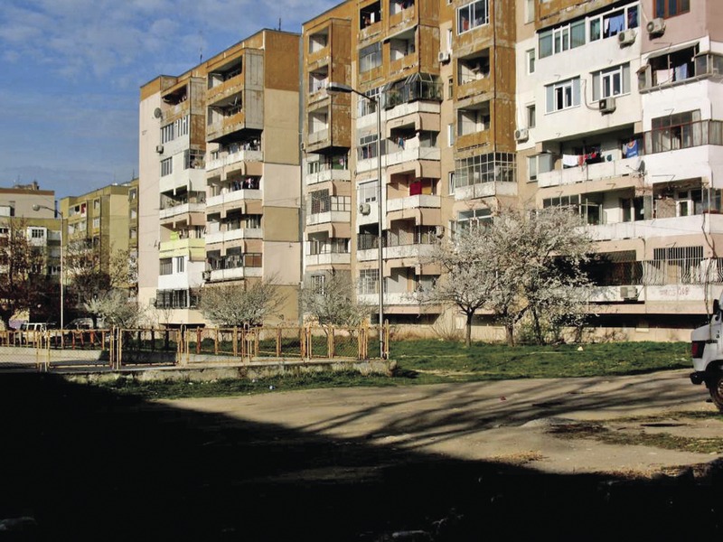 Така са “издокарани” повечето панелни блокове в София и страната.