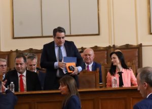 Парламент Асен Василев Мария Габриел правителство