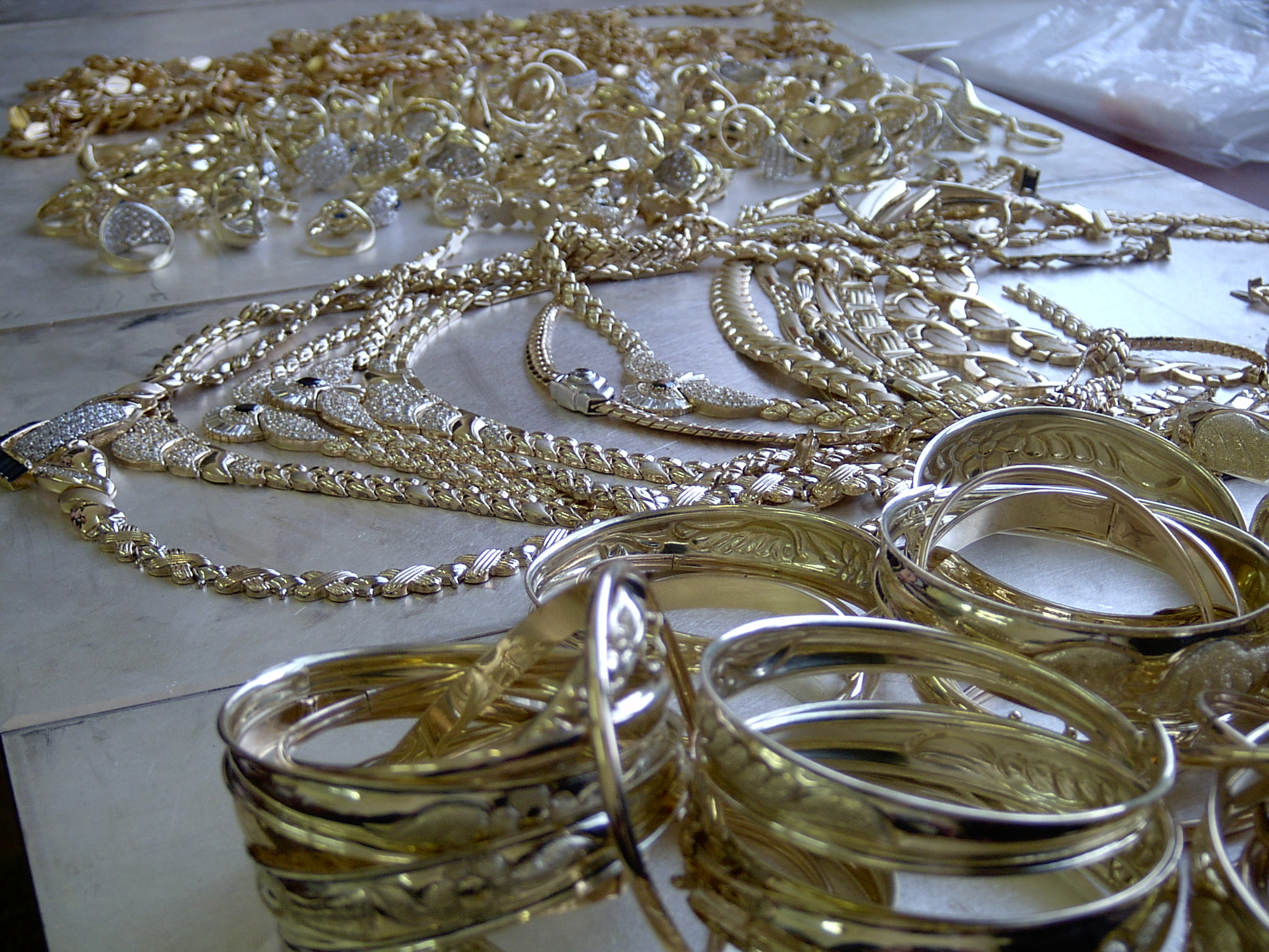 Конфискувани бижутазлатонакити