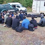 Искат постоянен арест за полицаи – каналджии