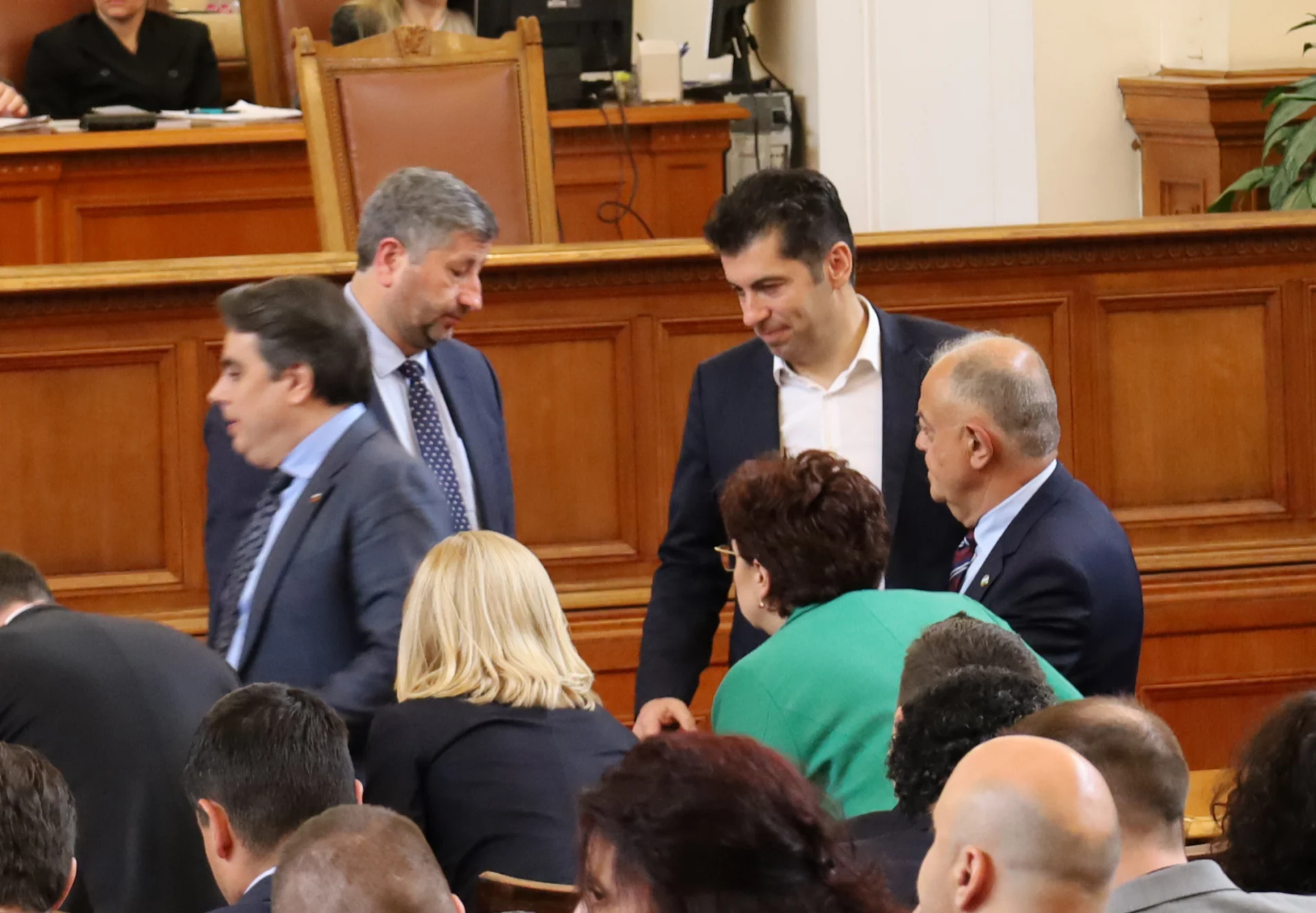 Парламент Христо Иванов Кирил Петков Атанас Атанасов