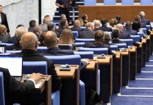 Парламент нов зала депутати гласуват