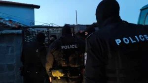 СДВР спипа 64 души в мащабна спецоперация срещу дрогата