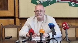 николай кожухаров