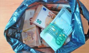 чанта с евро