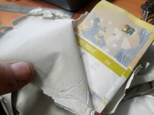 Намериха 115 хил. евро „вповече“ у германец на границата