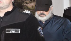 Двойният убиец Рагевски от Бургас остава в затвора доживот